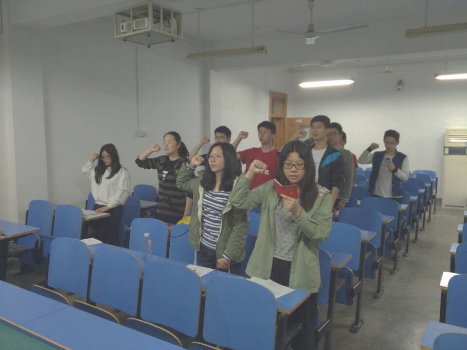 1494492351359315.png 1DBB2EE13A58CD35070D24B70E398139.png